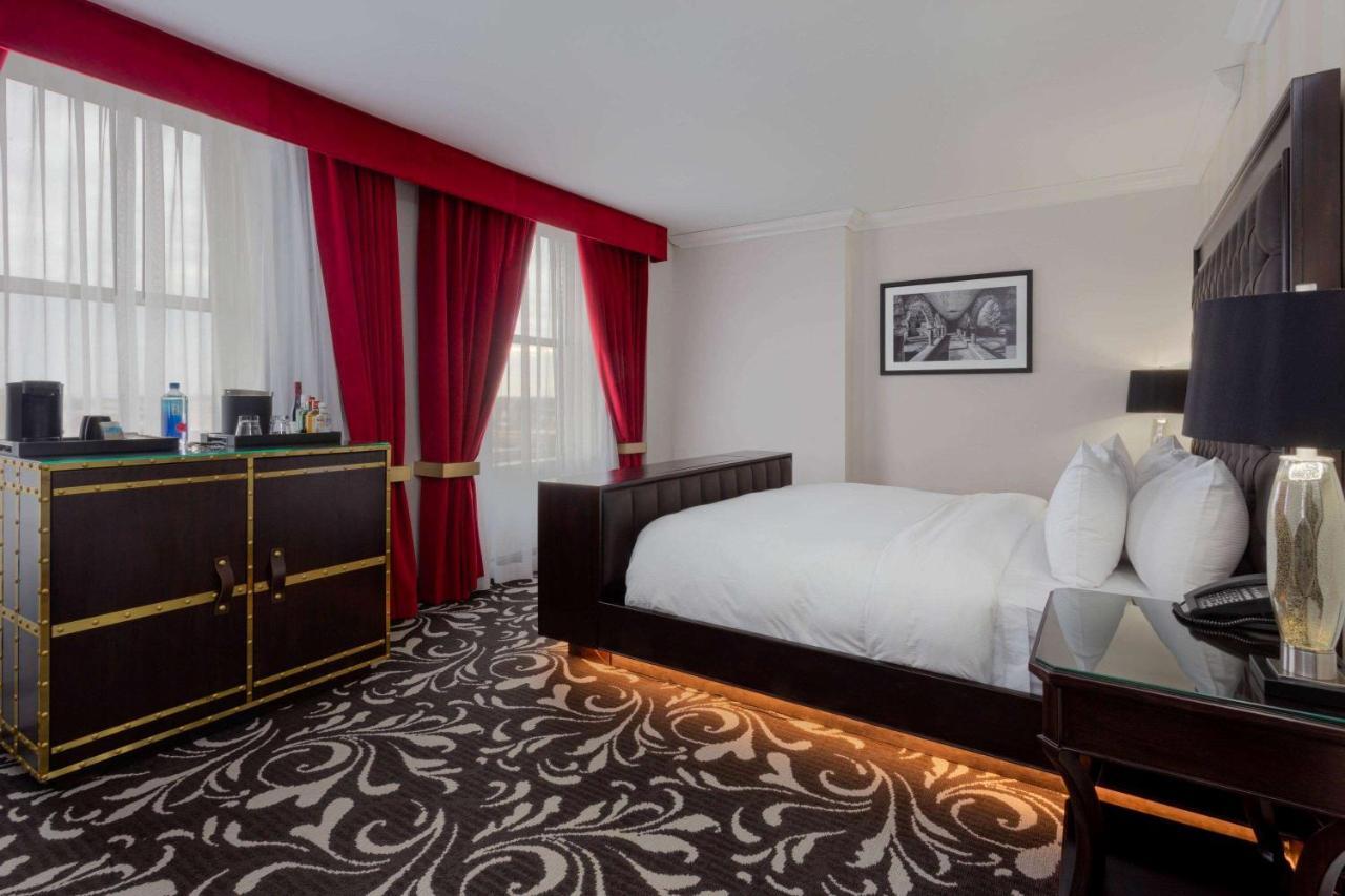 Hotel Retlaw, Trademark Collection By Wyndham Fond du Lac Kültér fotó